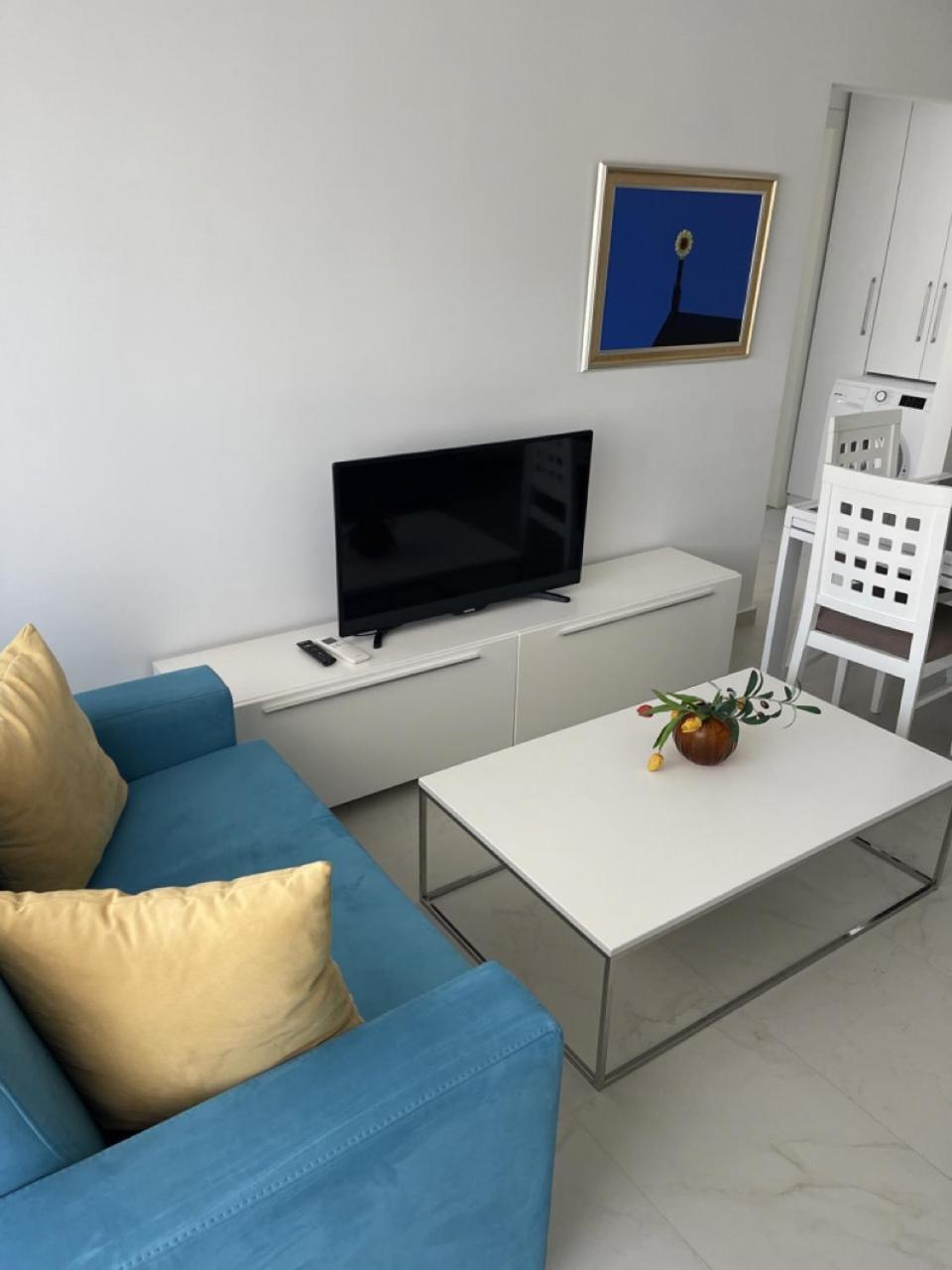 Apt Sarande Sarande