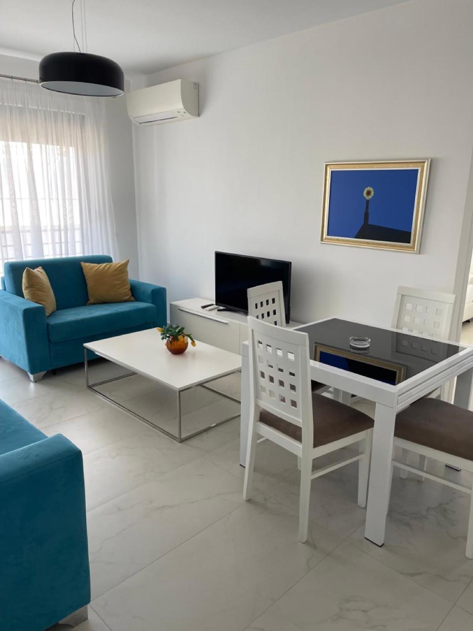 Apt Sarande