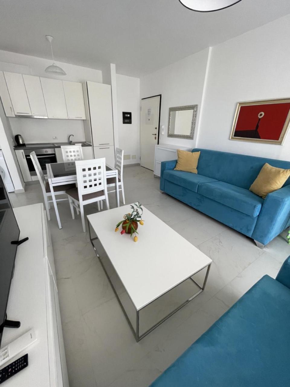 Apt Sarande Aparthotel